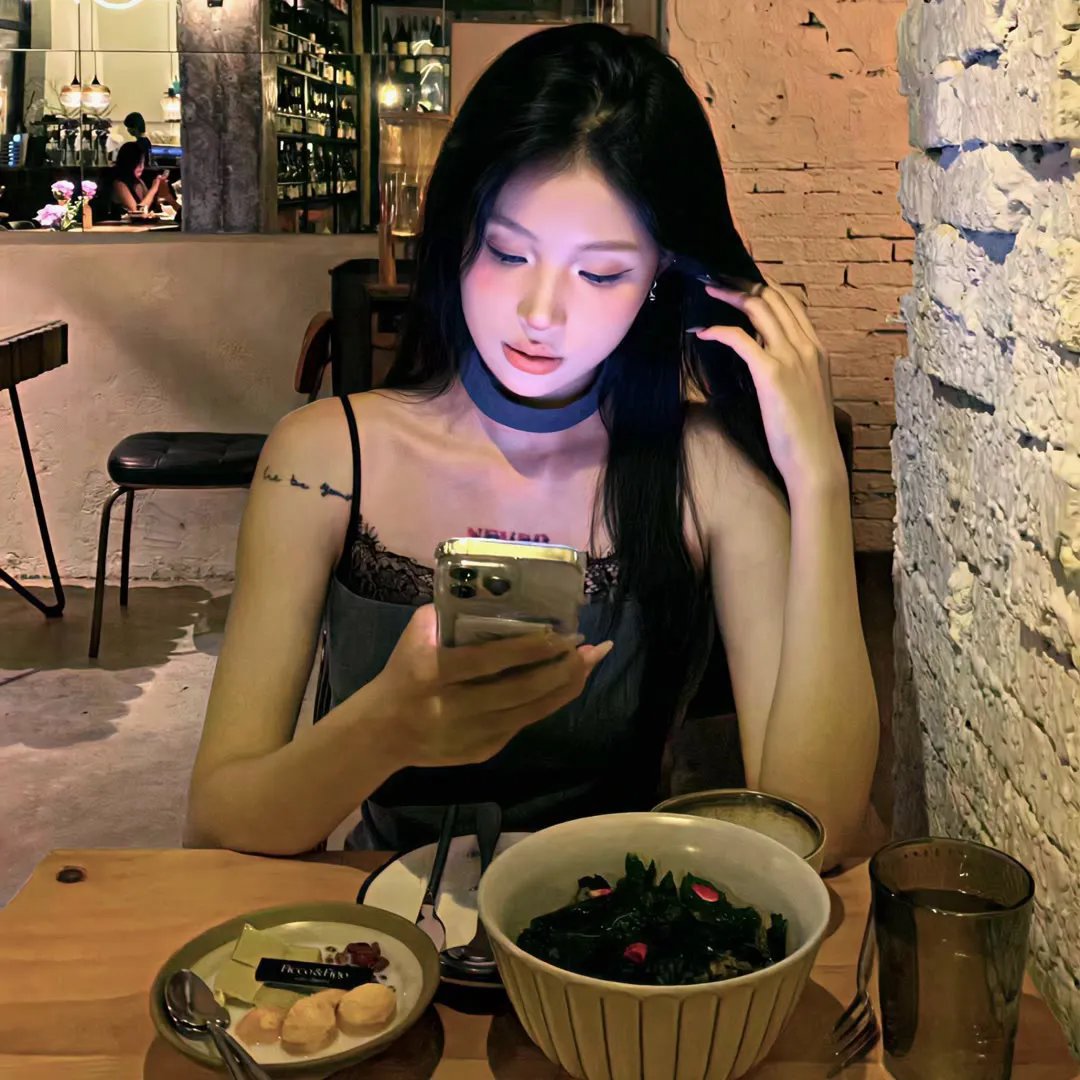 红色八爪女